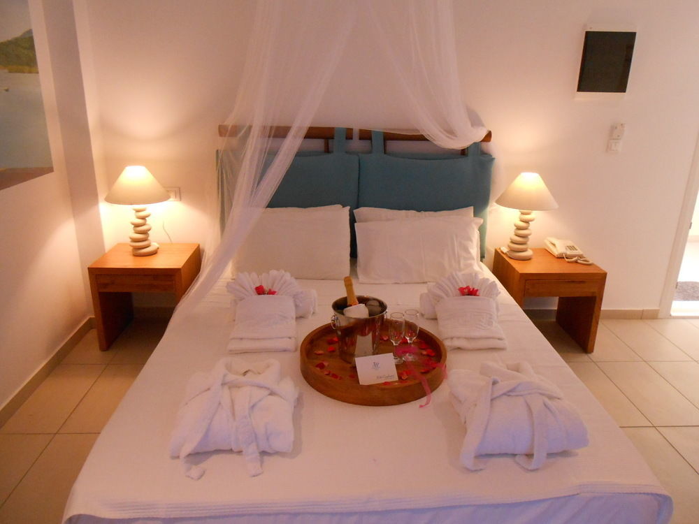 אצ'ארבי Ionian Princess Suites Hotel מראה חיצוני תמונה