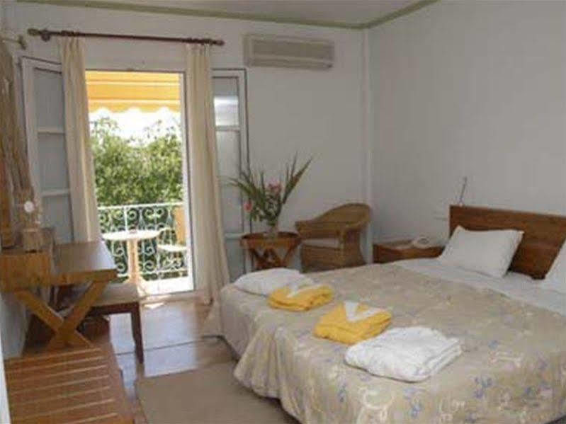 אצ'ארבי Ionian Princess Suites Hotel מראה חיצוני תמונה