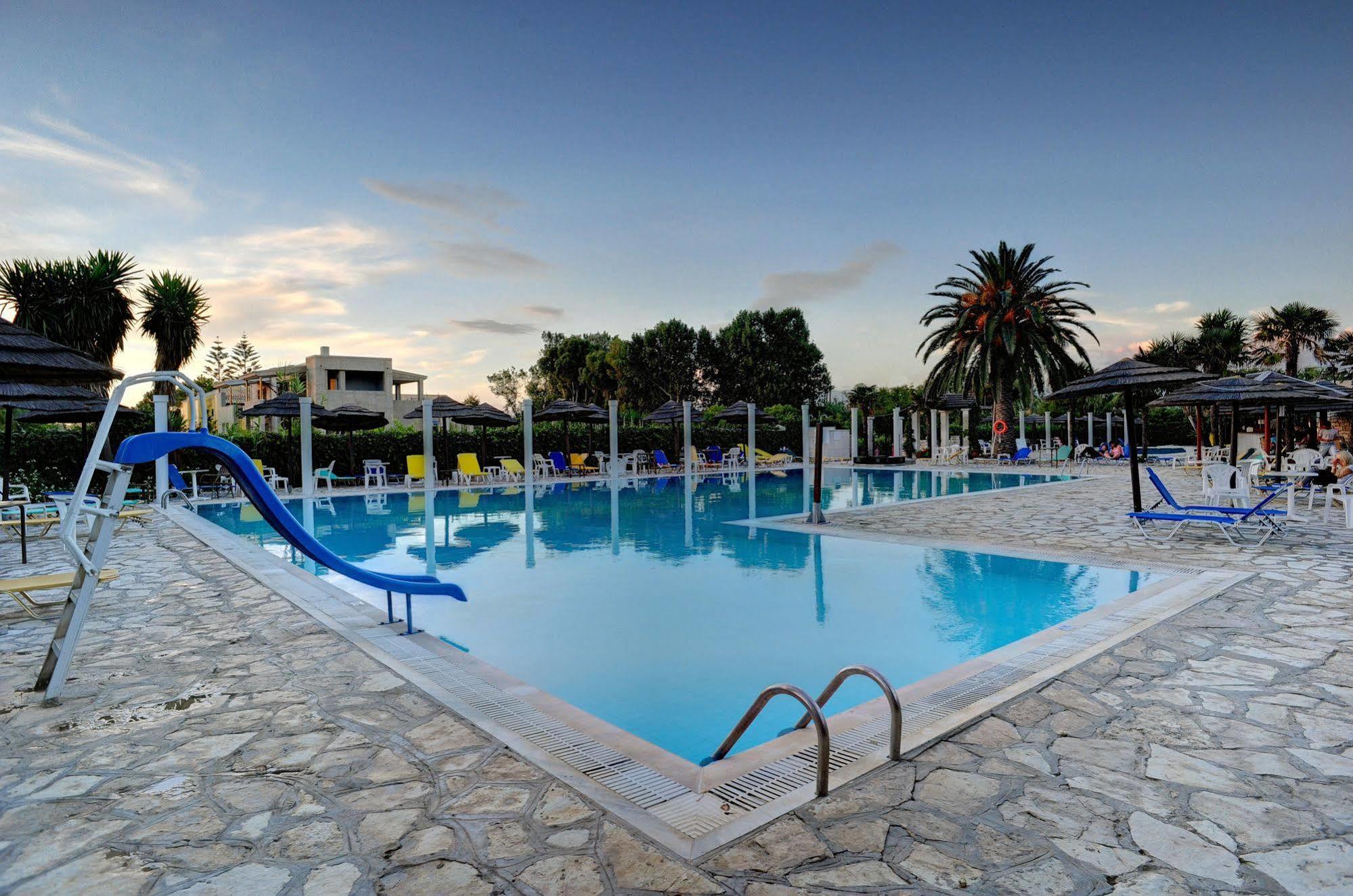 אצ'ארבי Ionian Princess Suites Hotel מראה חיצוני תמונה