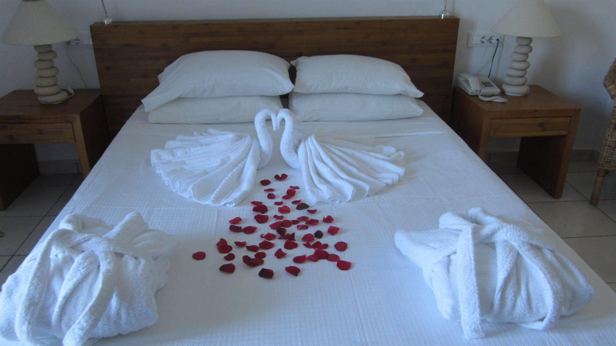אצ'ארבי Ionian Princess Suites Hotel מראה חיצוני תמונה
