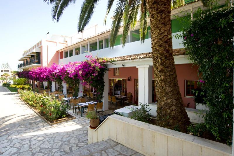 אצ'ארבי Ionian Princess Suites Hotel מראה חיצוני תמונה